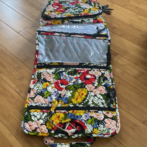 4 piece Vera Bradley Poppy Fields set - Picture 7 of 12